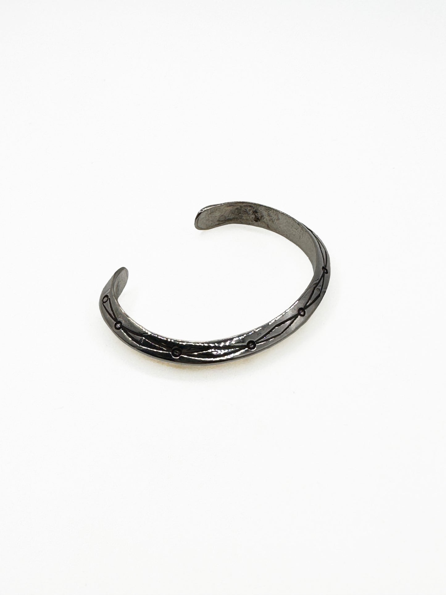 Plain diamond circle stamp design Triangle Wire Bracelet