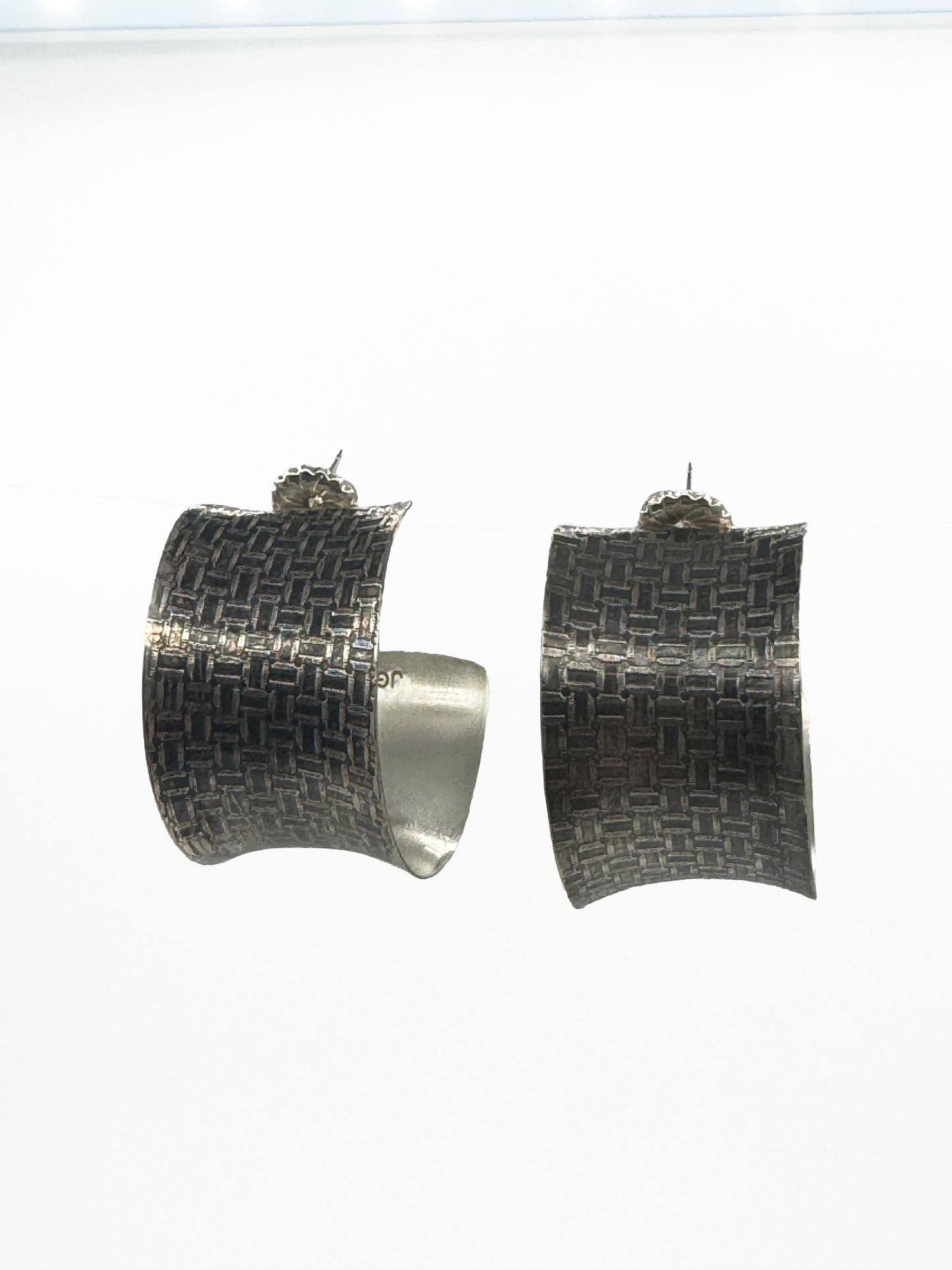 Wide Round Square Texture Concaved Hoops