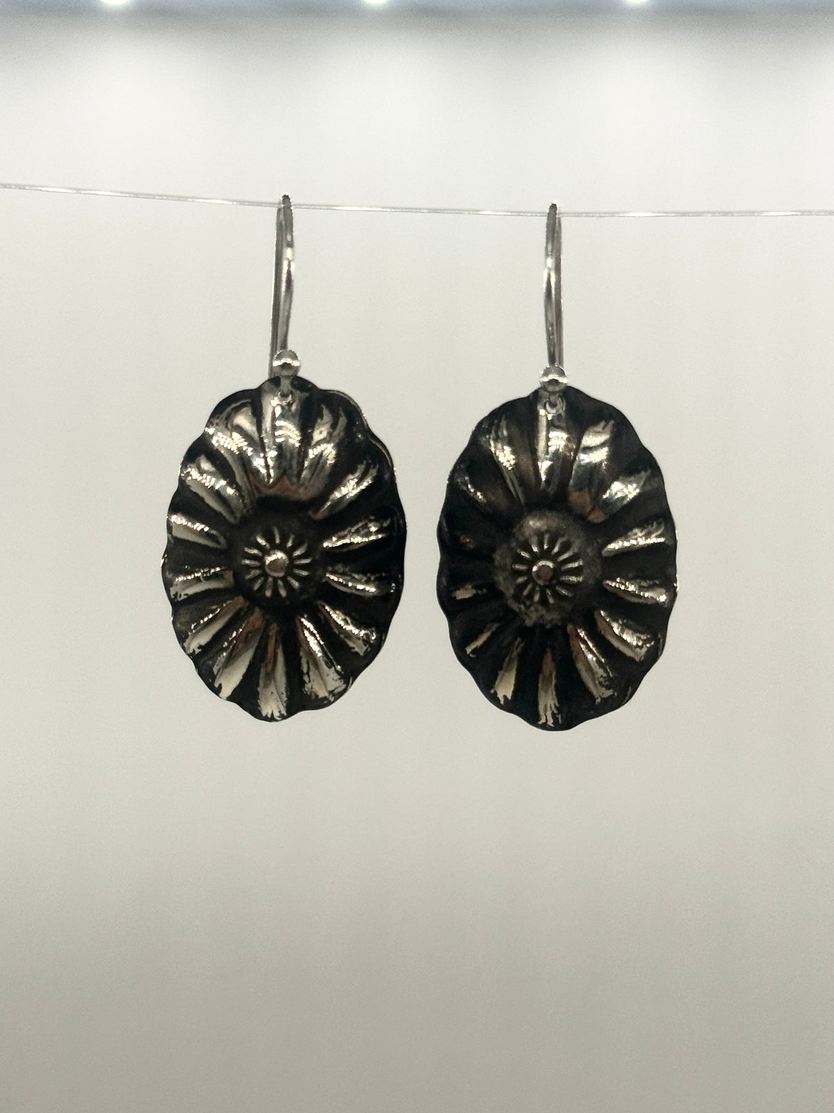 Dangle Oval Concho with Flower Button