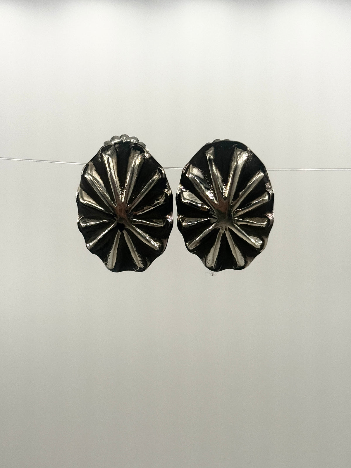 Post Oval Concho Plain
