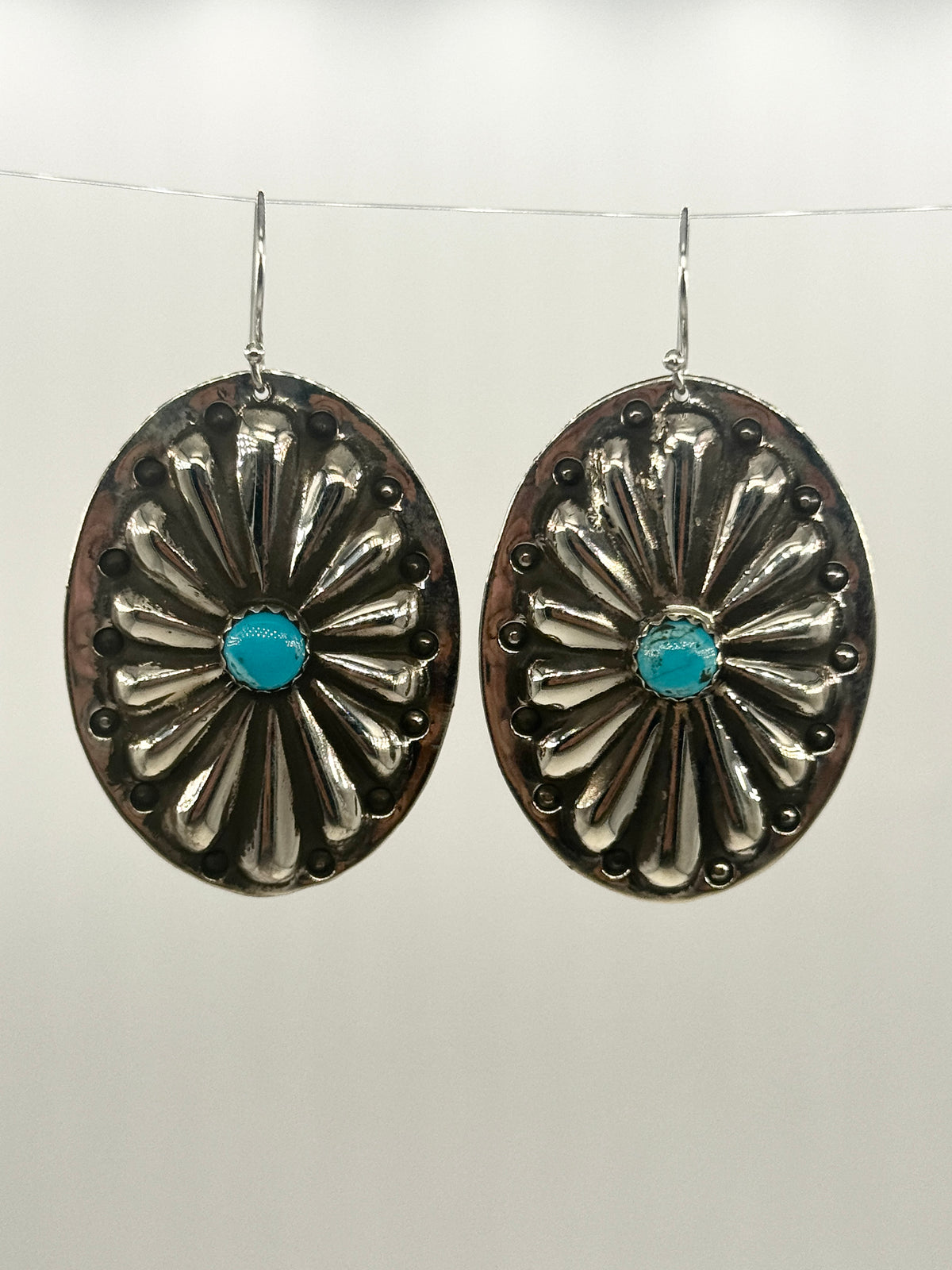 Dangle Oval Concho with Dots and Sleeping Beauty