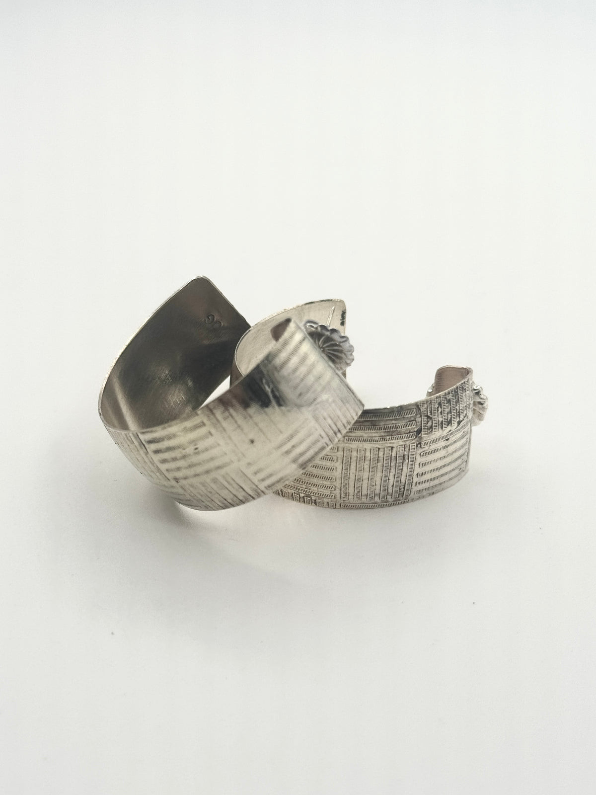 Small Doomed Hoop Square Weave