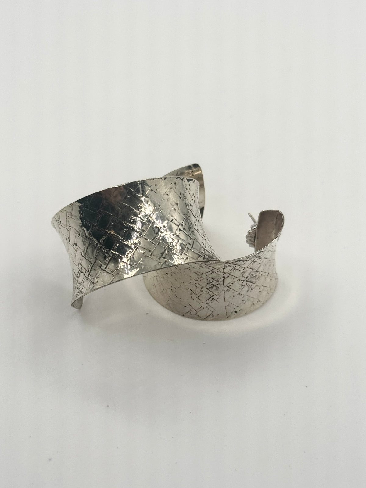 Small Convex Hoop Basket Weave