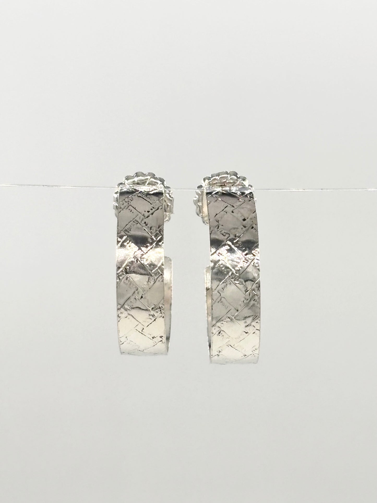 Small/Thin Hoop Textured Post