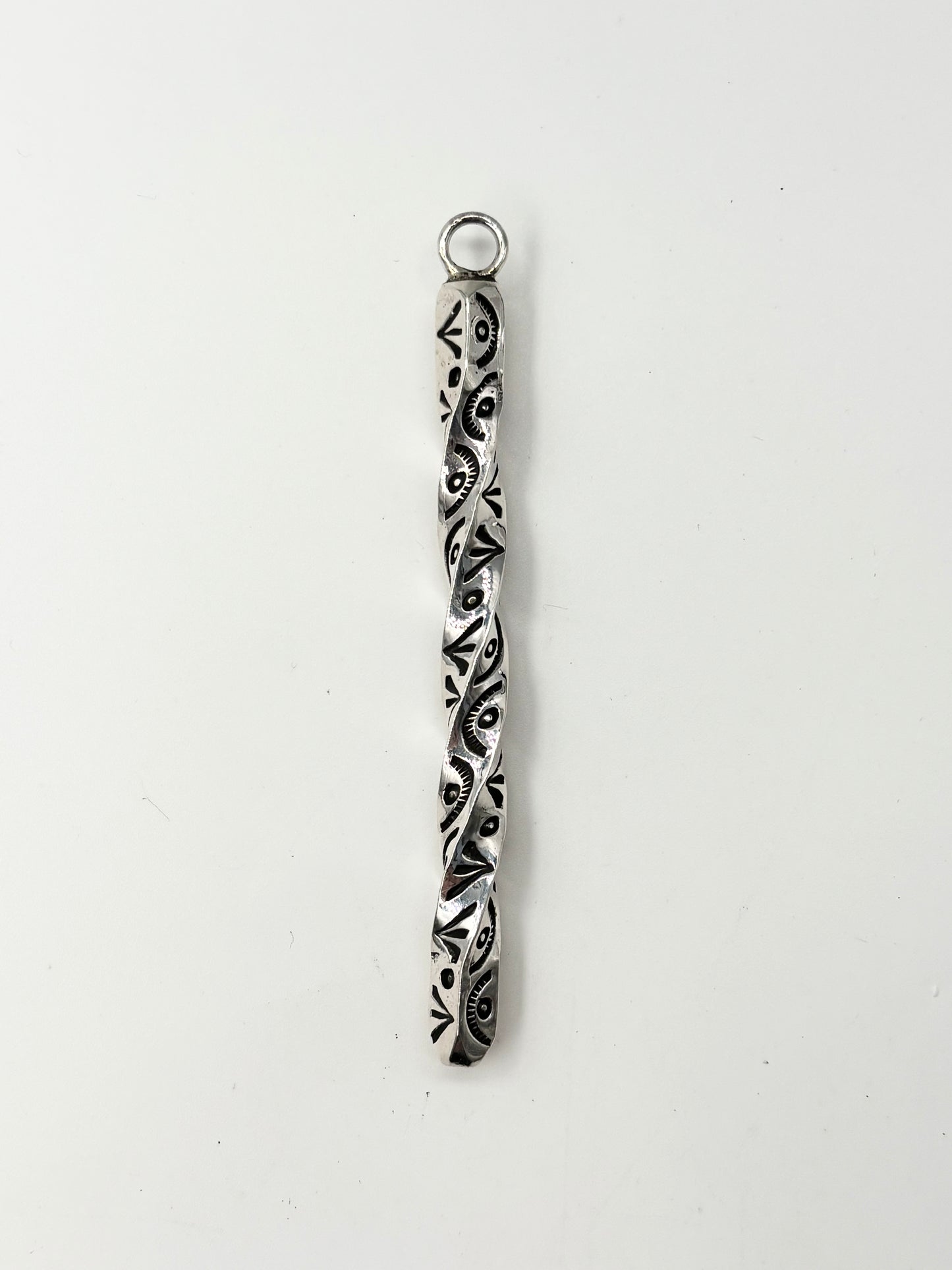 Square Wire Yucca and Rainbow Design Twisted